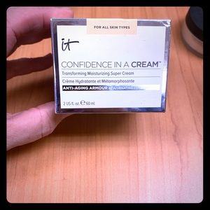 It Cosmetics Confidence Cream